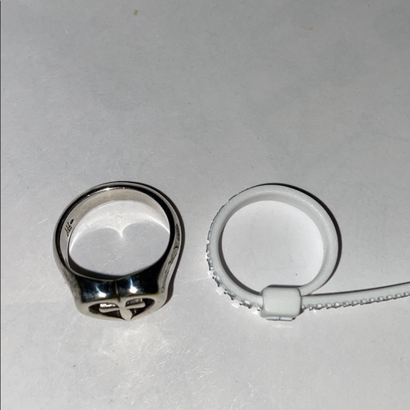 JAMES AVERY cross in heart ring - Picture 6 of 6